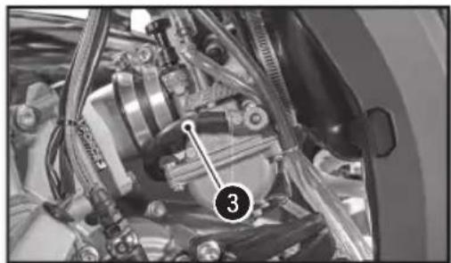 Sherco 250 SER (2017) - REINSTALLING THE FUEL TANK - 3