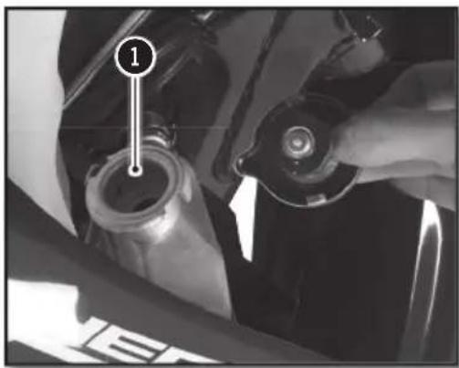 Sherco 250 SER (2017) - SERVICING THE COOLING SYSTEM - 1