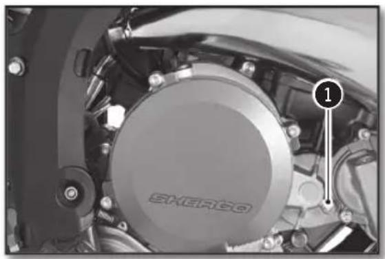 Sherco 250 SER (2017) - CHECKING THE ENGINE OIL LEVEL - 1