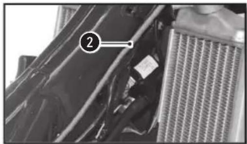 Sherco 250 SER (2017) - REINSTALLING THE FUEL TANK - 2