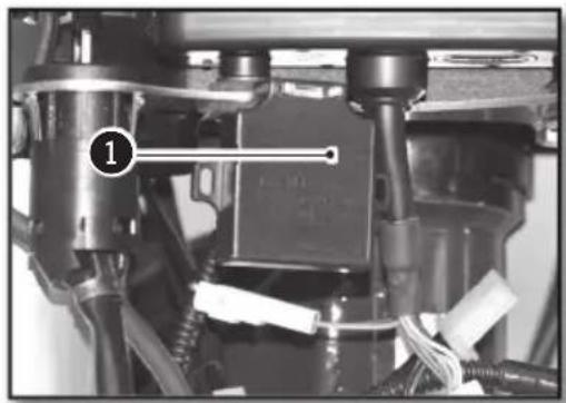 Sherco 250 SER (2017) - Remplacer la batterie du compteur (250-300 SE/R) - 1