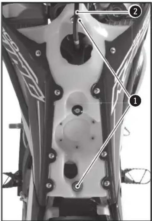 Sherco 250 SER (2017) - DESMONTAJE DEL DEPOSITO DE GASOLINA - 1