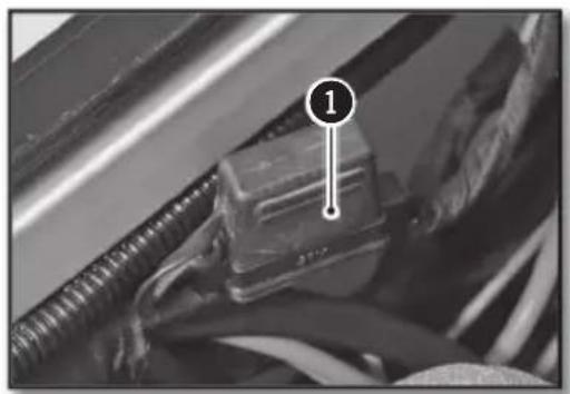 Sherco 250 SEFR (2017) - REPLACING THE FUSE FOR THE LIGHTS (250-300 SEF/R) - 1