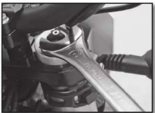 Sherco 250 SEFR (2017) - SETTING THE FORK SPRING PRELOAD - 1