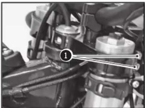 Sherco 250 SEFR (2017) - ADJUSTING THE STEERING HEAD BEARING PLAY - 2
