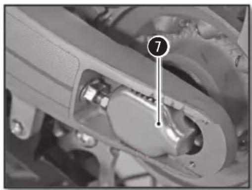 Sherco 250 SEFR (2017) - ADJUSTING THE CHAIN TENSION - 3