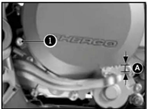 Sherco 250 SER (2016) - CHECKING THE TRAVEL OF THE REAR BRAKE PEDAL - 1