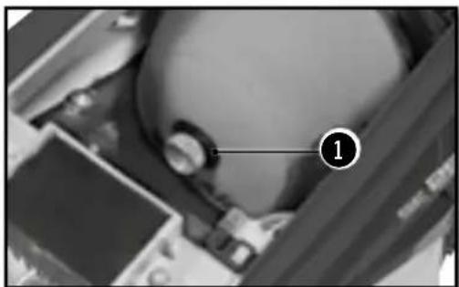 Sherco 250 SER (2016) - EXTRACCION DEL FILTRO DE AIRE - 1