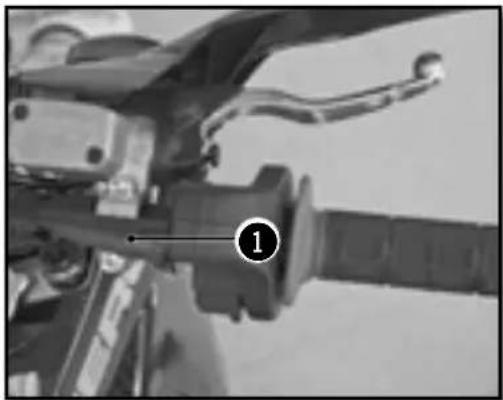 Sherco 250 SER (2016) - Adjusting the play in the throttle cable - 1