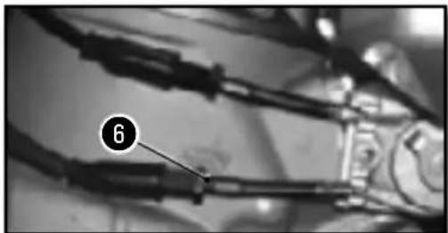 Sherco 250 SER (2016) - RÉGLER LA TENSION DU CÂBLE DE VALVES - 11