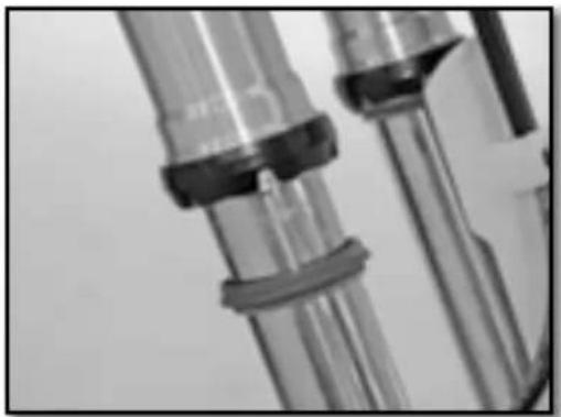 Sherco 250 SER (2016) - LIMPIEZA DE LOS GUARDAPOLVOS DE LA HORQUILLA - 1