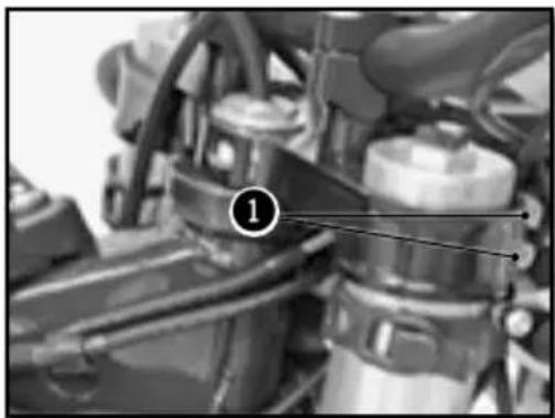 Sherco 250 SER (2016) - ADJUSTING THE STEERING HEAD BEARING PLAY - 2
