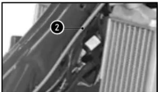 Sherco 250 SER (2016) - REMONTAGE DU RÉSERVOIR D'ESSENCE - 2