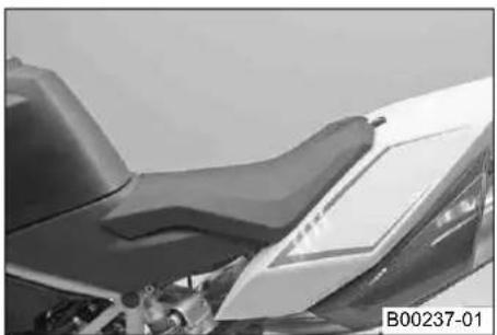 KTM 990 Super Duke R (2010) - シート高 (Super Duke R) - 1