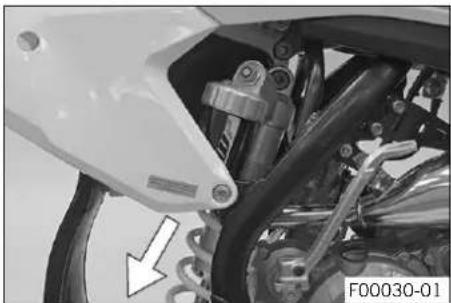 KTM 125 SX (2017) - TRAVAUX D'ENTRETIEN SUR LA PARTIE-CYCLE - 3