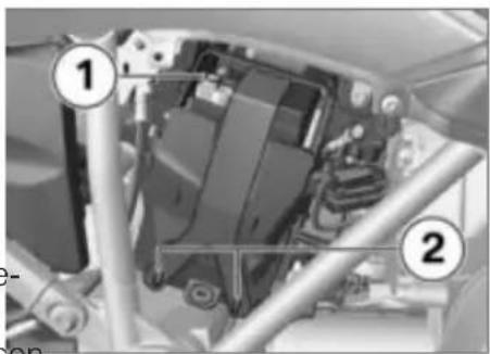 BMW R 1200 R (2017) - Dépose de la batterie - 6