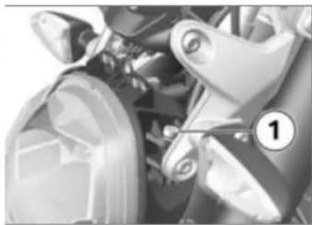 BMW R 1200 R (2017) - Remplacer la lampe du feu de position - 12