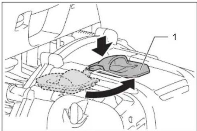 MAKITA EB5300TH - Checking the spark plug - 4