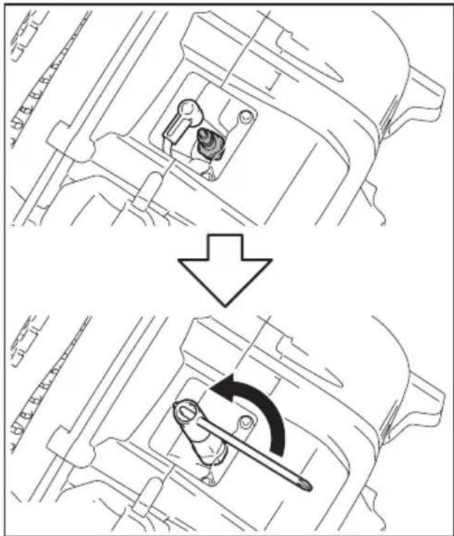 MAKITA EB5300TH - Checking the spark plug - 2