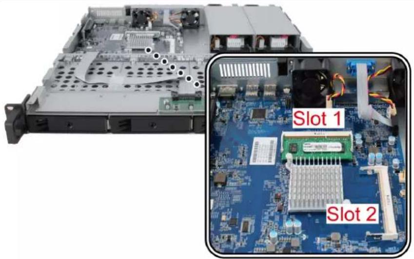 SYNOLOGY RackStation RS818RP+ - Pour installer le module de RAM : - 2