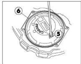 CRIVIT 1LD36043 - Replacing the watch battery - 2
