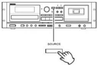 TASCAM CDA580 - Appuyez répétitivement sur la touche SOURCE jusqu'à sélection de la source à enregistrer (CD, TAPE ou LINE). - 1