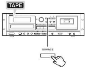 TASCAM CDA580 - Appuyez répétitivement sur la touche SOURCE afin de sélectionner « TAPE ». - 1