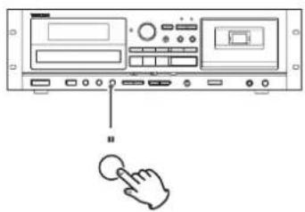 TASCAM CDA580 - Poner en pausa la reproducción temporalmente - 1