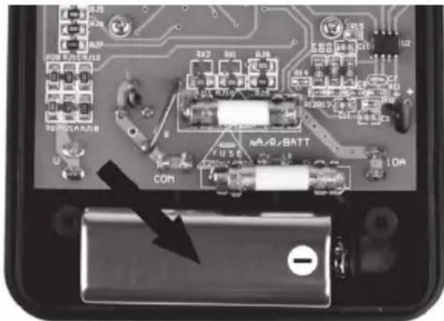 POWERFIX PDM 300 A1 - Inserting/changing the battery - 2