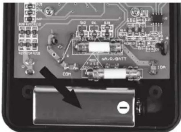 POWERFIX PDM 300 A1 - Insérer/remplacer la pile - 4