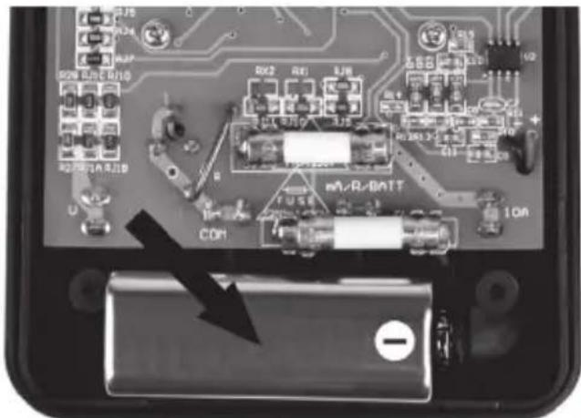 POWERFIX PDM 300 A1 - Batterie einlagen/wechseln - 4