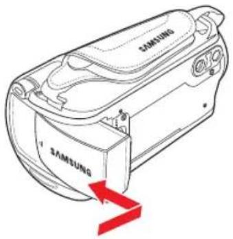 SAMSUNG HMXF90BP - Insertion/éjection de la batterie - 1