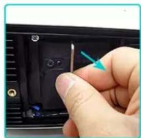 SAMSUNG SPL220 - Procedure de remplacement de la lampe - 4