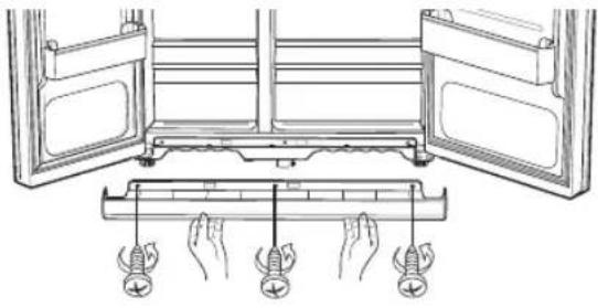 SAMSUNG RS7568THCSR - Rimozione della protezione dei piedini anteriori - 1