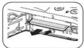 SAMSUNG PL81 - 插入電池和記憶卡 - 3