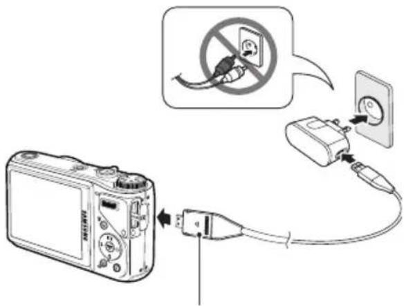 SAMSUNG WB560 - Inserting the battery and memory card Charging the battery - 4