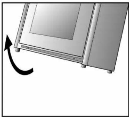 Steel Cucine Party - Montage der Vorderleiste (erhältlich nur bei einigen Modellen) - 2