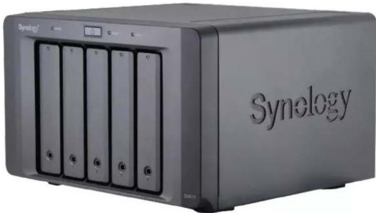 SYNOLOGY DX517 - Installation des disques - 1