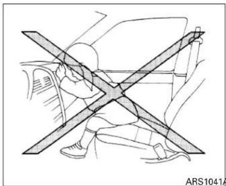 NISSAN Sentra (2009) - Lescoussinsgonflablesnepeuentsedéployerquesilaclédecontactestàla positionONouSTART. - 5