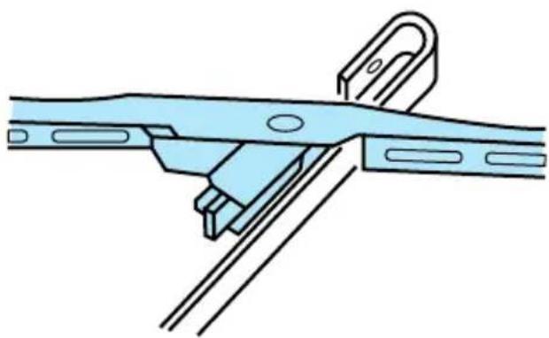 MAZDA BSeries (2006) - Remplacement des balais d'essuie-glace - 1