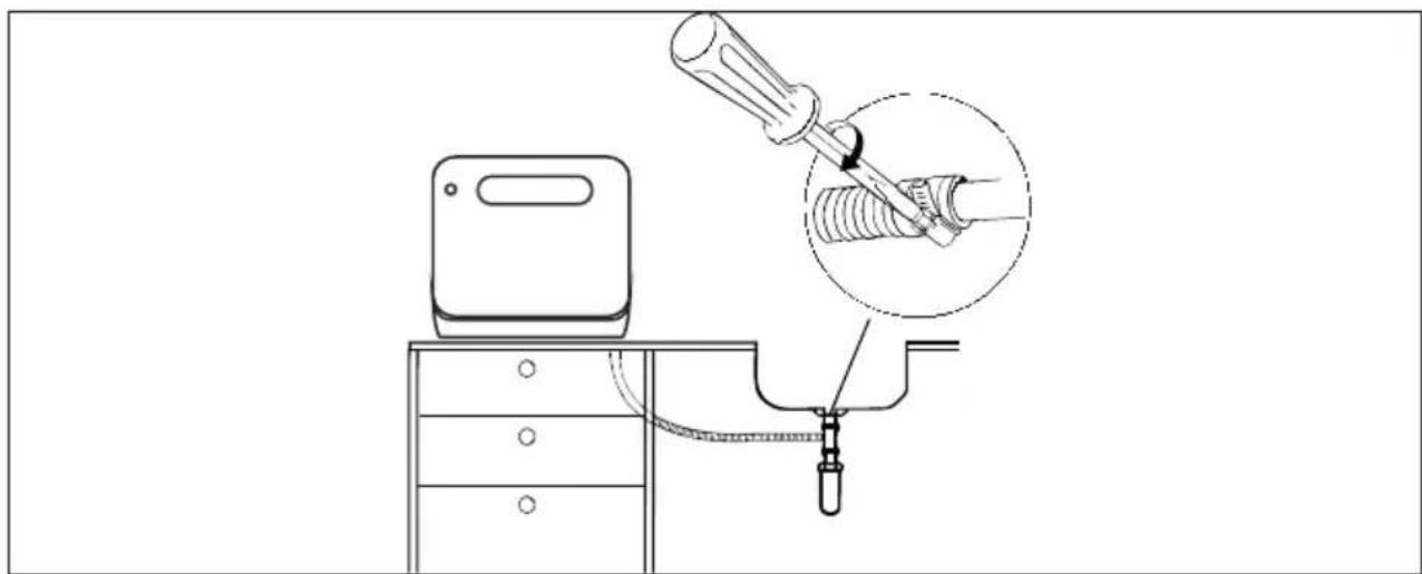 SILVERCREST STG 1200 A1 - Connecting the hose with the siphon on the sink - 2