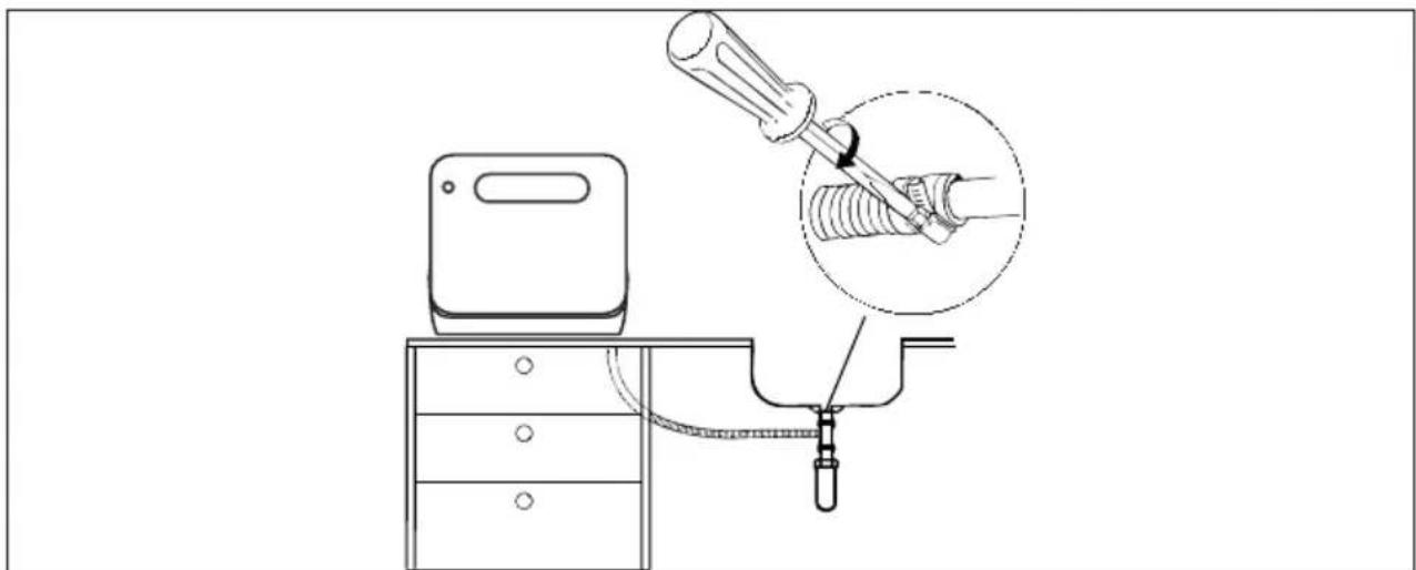 SILVERCREST STG 1200 A1 - Připojení hadice k sifonu u dřezu - 2