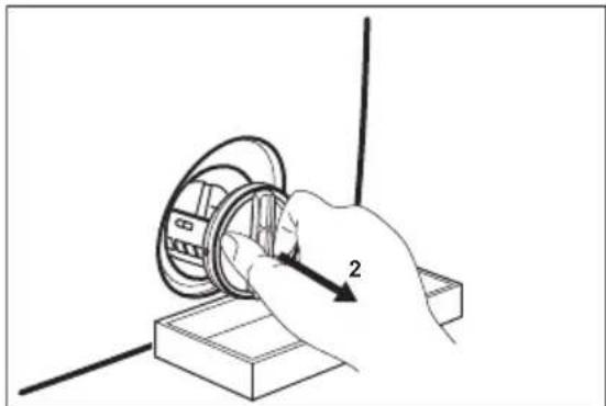 ELECTROLUX EWF1495RC - Cleaning the drain filter - 4