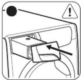 ZANUSSI ZDH8373BW - Vidange du BAC d'eau de condensation - 4