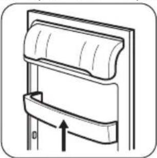 ZANUSSI ZBA22442SV - Positioning the door shelves - 1
