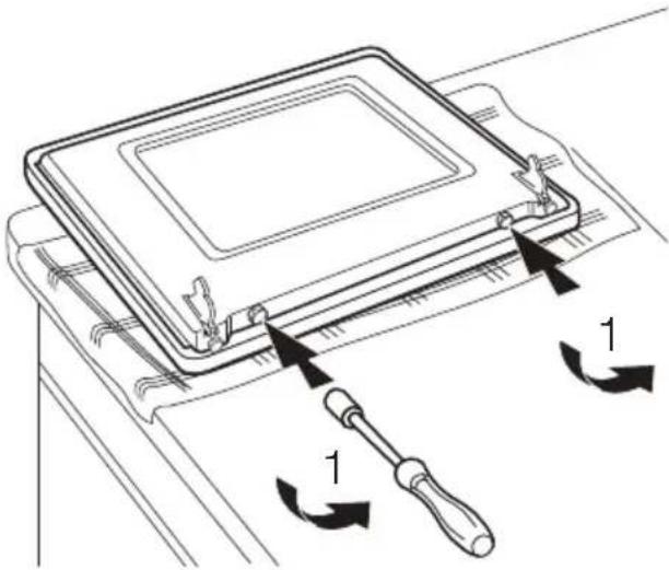 ELECTROLUX EKK603504 - Retrait de la porte du four et de la vitre - 4
