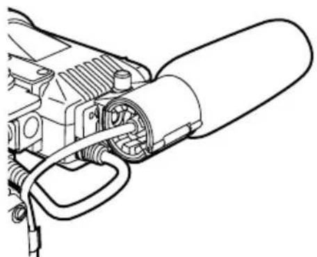 PANASONIC AJHVF21G - Anbringen des Mikrofons - 2