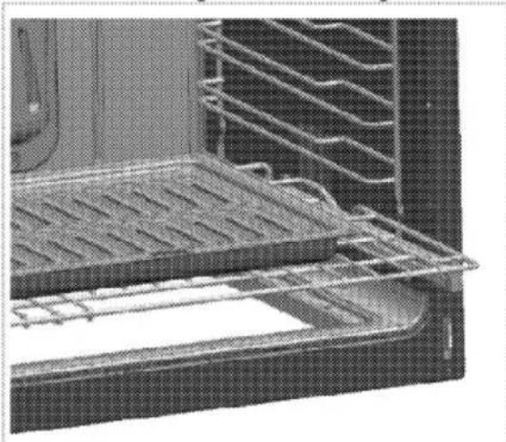 BLOMBERG BWOS 30200 SS - Placer correctement l'étagère métallique et la plaque sur les chassis téléscopiques - 1