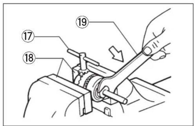 MAKITA HR2420 - 12