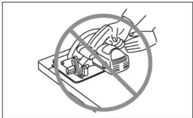 MAKITA HS6100 - Causas de los retrocesos bruscos y advertencias relacionadas - 3